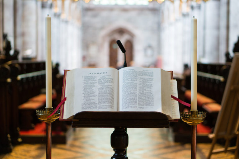 Jakie jest biblijne spojrzenie na naukę o mszy?